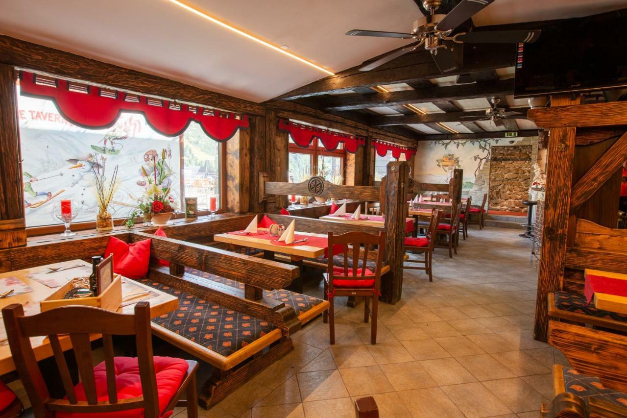 Party Hotel Taverne Обертауэрн Экстерьер фото