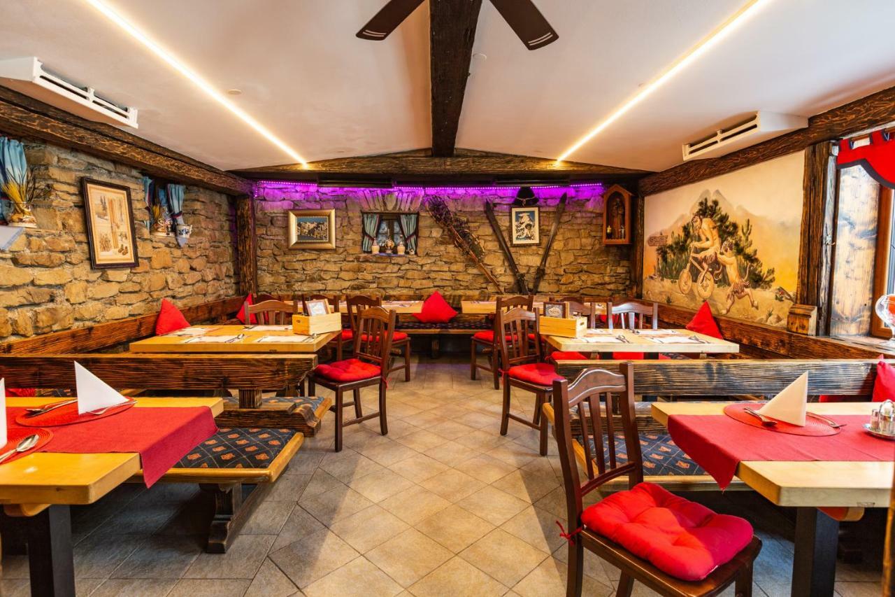 Party Hotel Taverne Обертауэрн Экстерьер фото