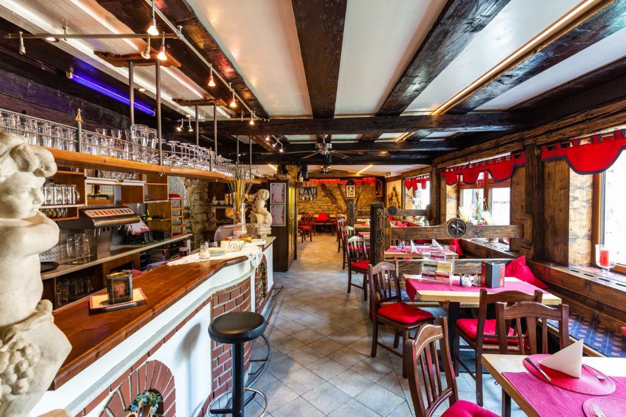 Party Hotel Taverne Обертауэрн Экстерьер фото
