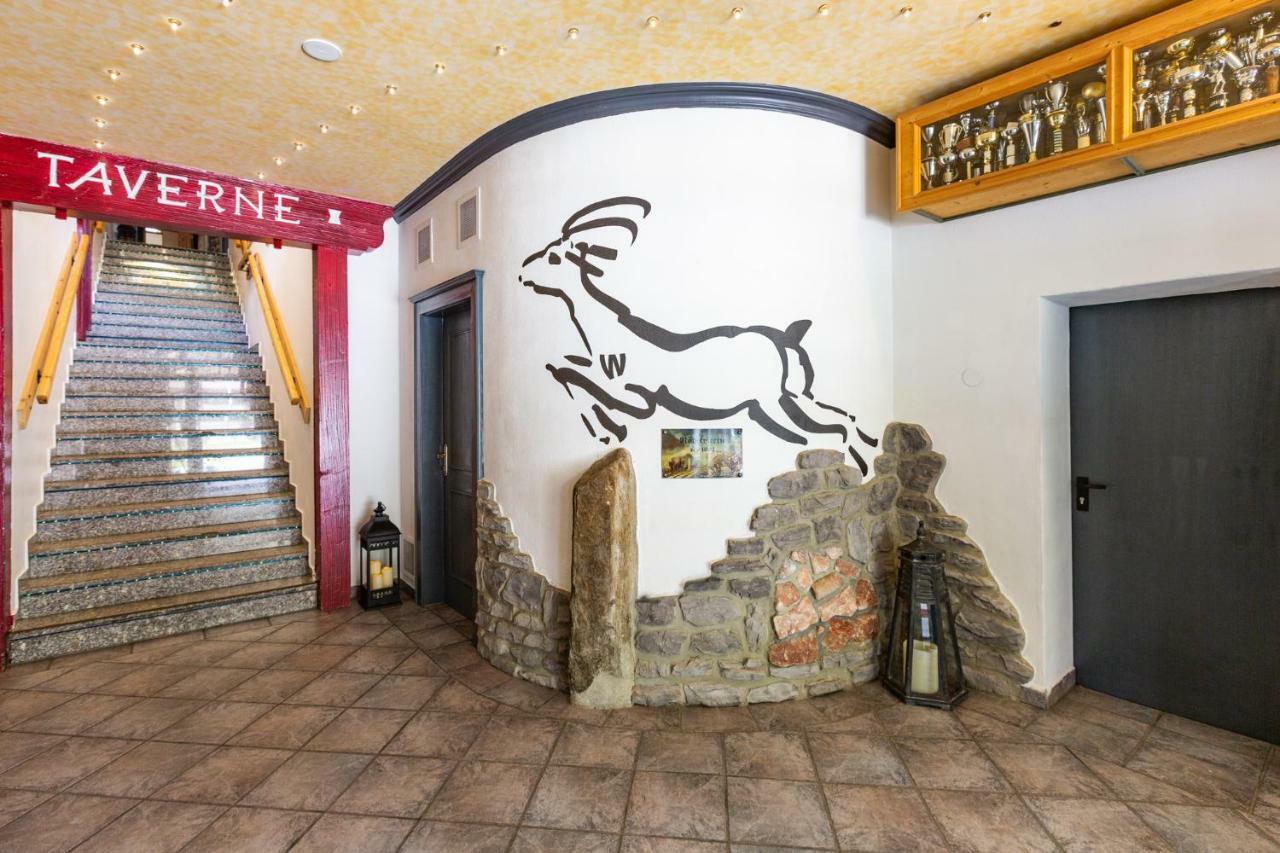 Party Hotel Taverne Обертауэрн Экстерьер фото