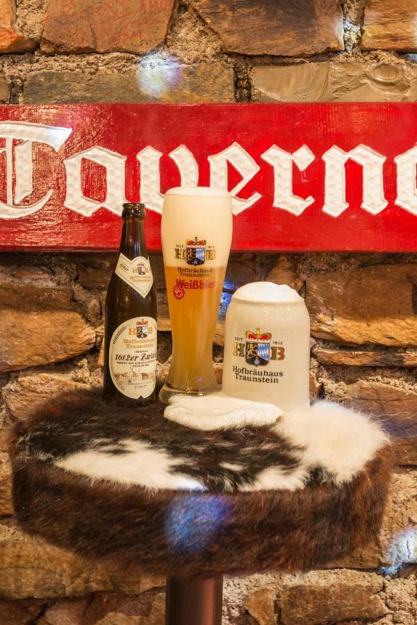 Party Hotel Taverne Обертауэрн Экстерьер фото
