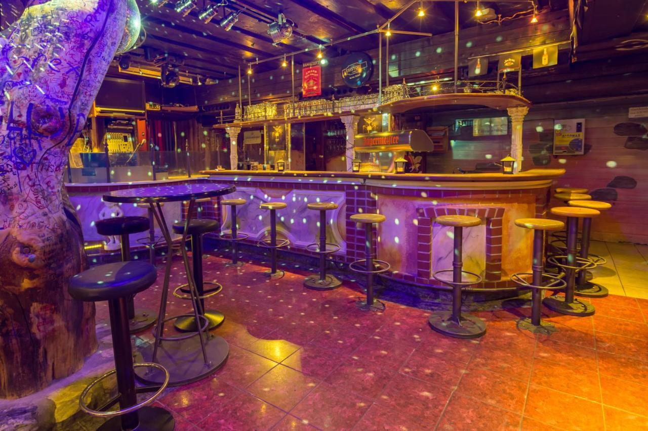 Party Hotel Taverne Обертауэрн Экстерьер фото